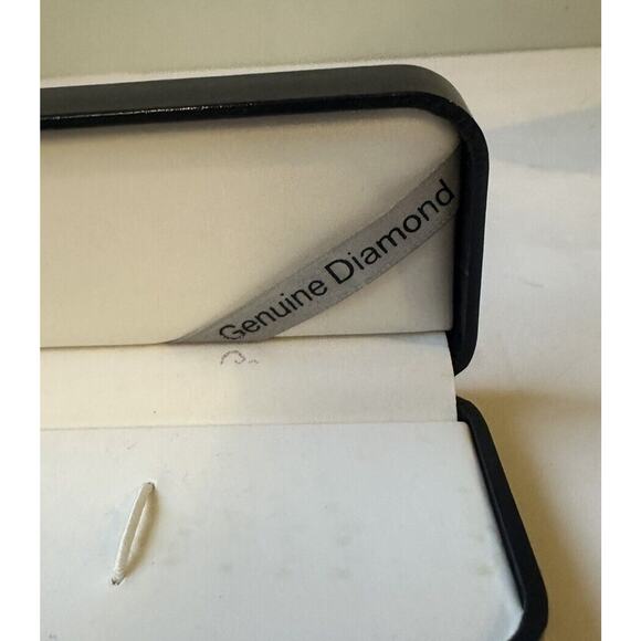 Tres Wrist Watch with Genuine Diamond Accents Gold Tone Hearts Design - Picture 6 of 7